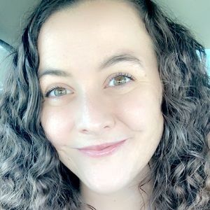 Meet your Posher, Stacie